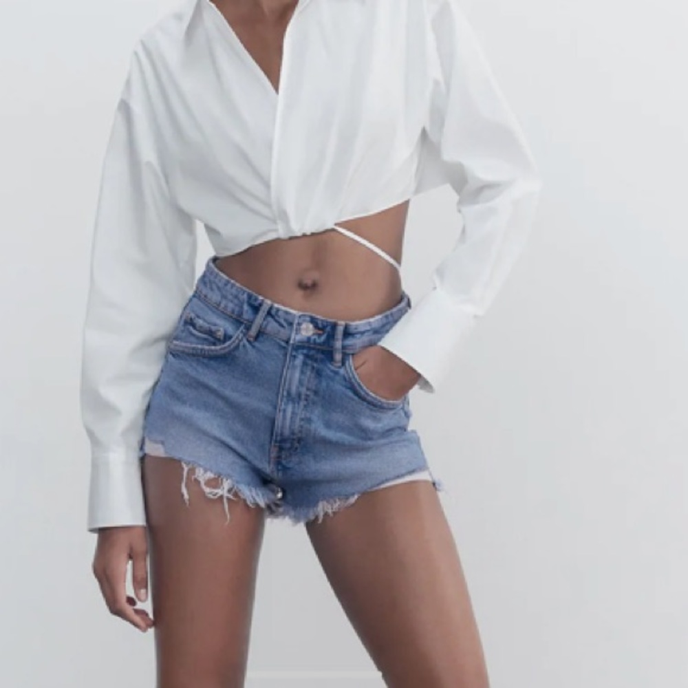 Zara High Rise Frayed Denim Shorts